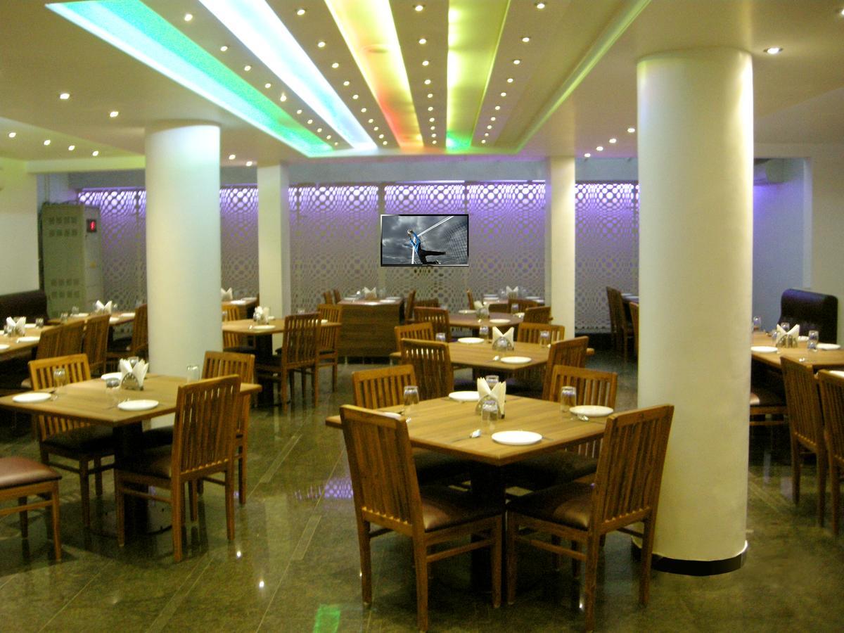 Oyo 10672 Hotel Riviera Nashik Extérieur photo