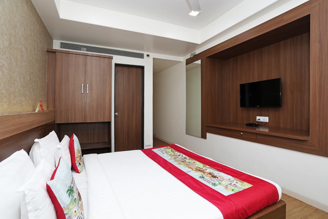Oyo 10672 Hotel Riviera Nashik Extérieur photo