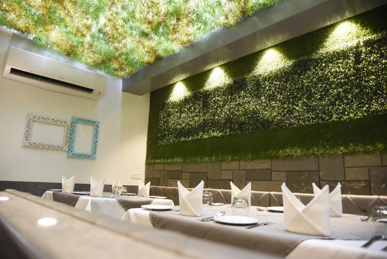 Oyo 10672 Hotel Riviera Nashik Extérieur photo