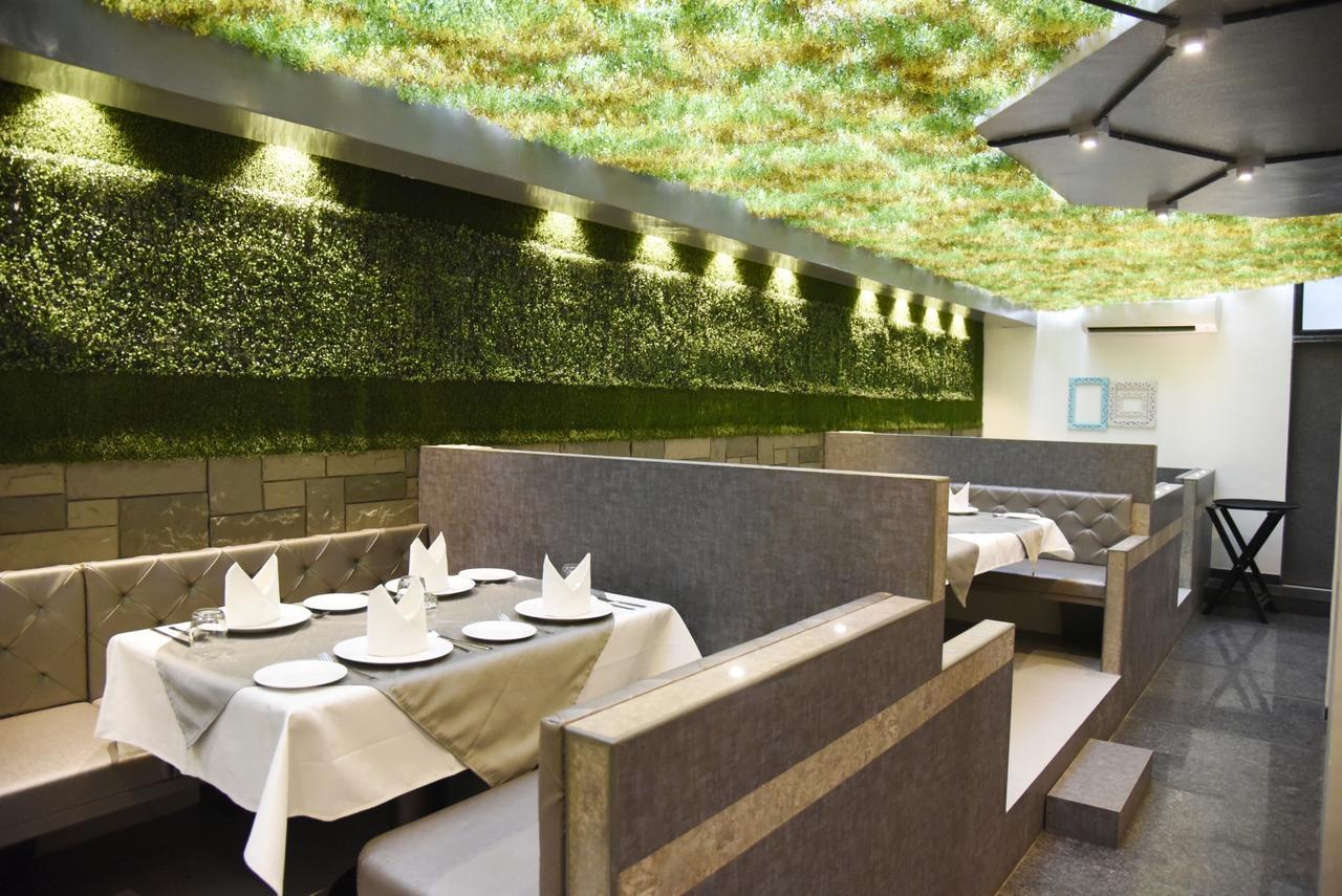 Oyo 10672 Hotel Riviera Nashik Extérieur photo